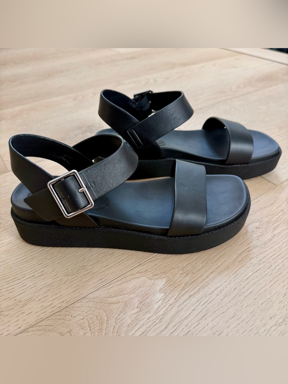 Steve Madden Black Chunky Platform Ankle Buckle Strap Sandals Minimal Size 6.5